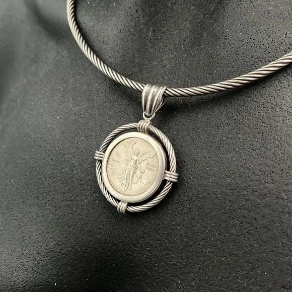 Vintage Mexico 1/4 oz .999 Silver Liberty Coin Pendant Necklace - Picture 3 of 15